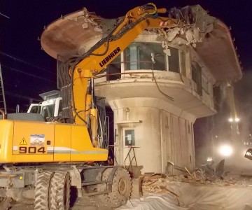Démolition d'un poste SNCF à Réding